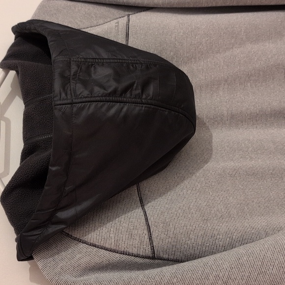NWOT Under Armour Gray and Black Hooded Jacket with Orange Zipper - Picture 6 of 7